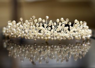 Tiare e spille per le spose 1564 0 Tiare e spille per le spose